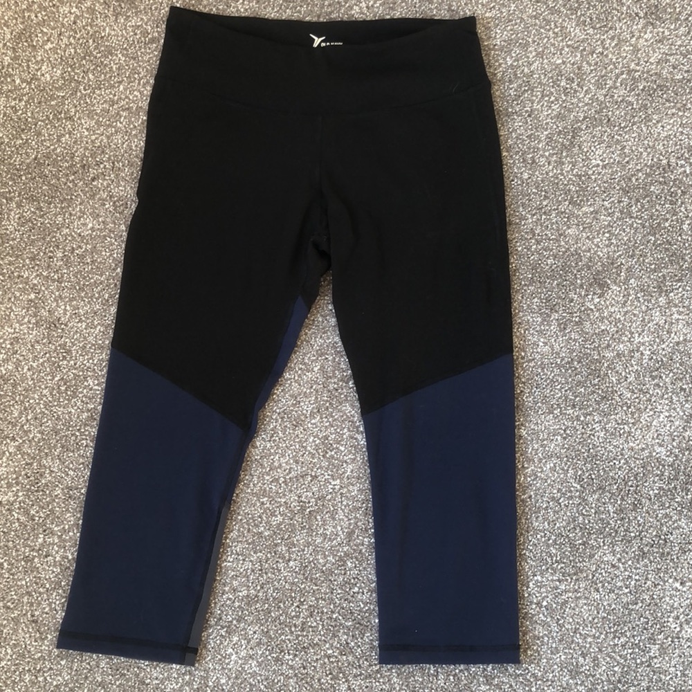 NWOT Cropped Colorblock Leggings